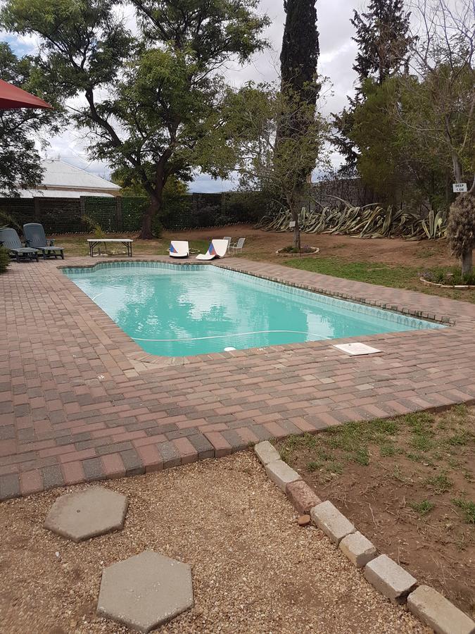 Oasis Shanti Backpackers Оудсхорн Экстерьер фото