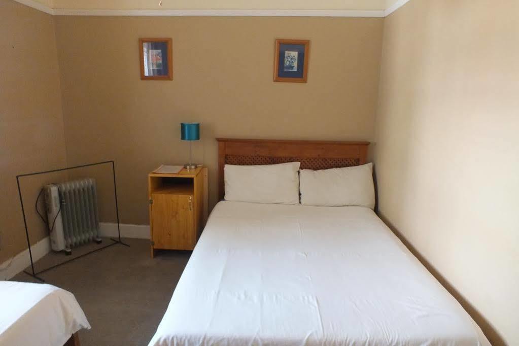 Oasis Shanti Backpackers Оудсхорн Экстерьер фото