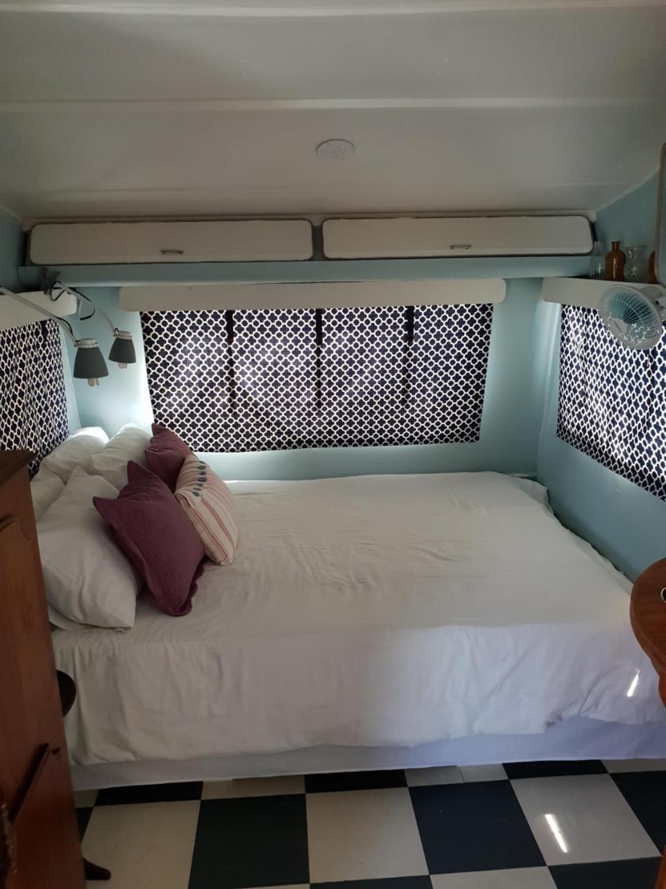 Oasis Shanti Backpackers Оудсхорн Экстерьер фото